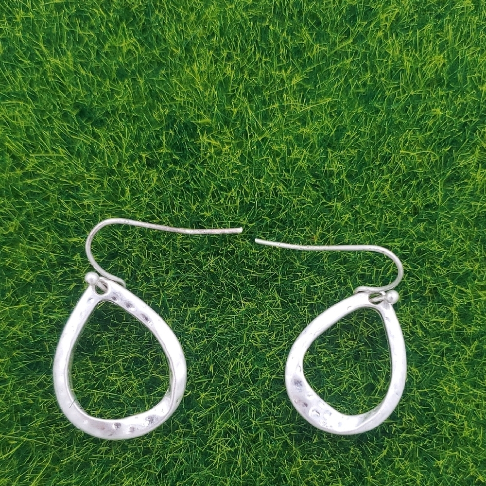 Silver Hammered Hoop Earrings Minimilast E1014